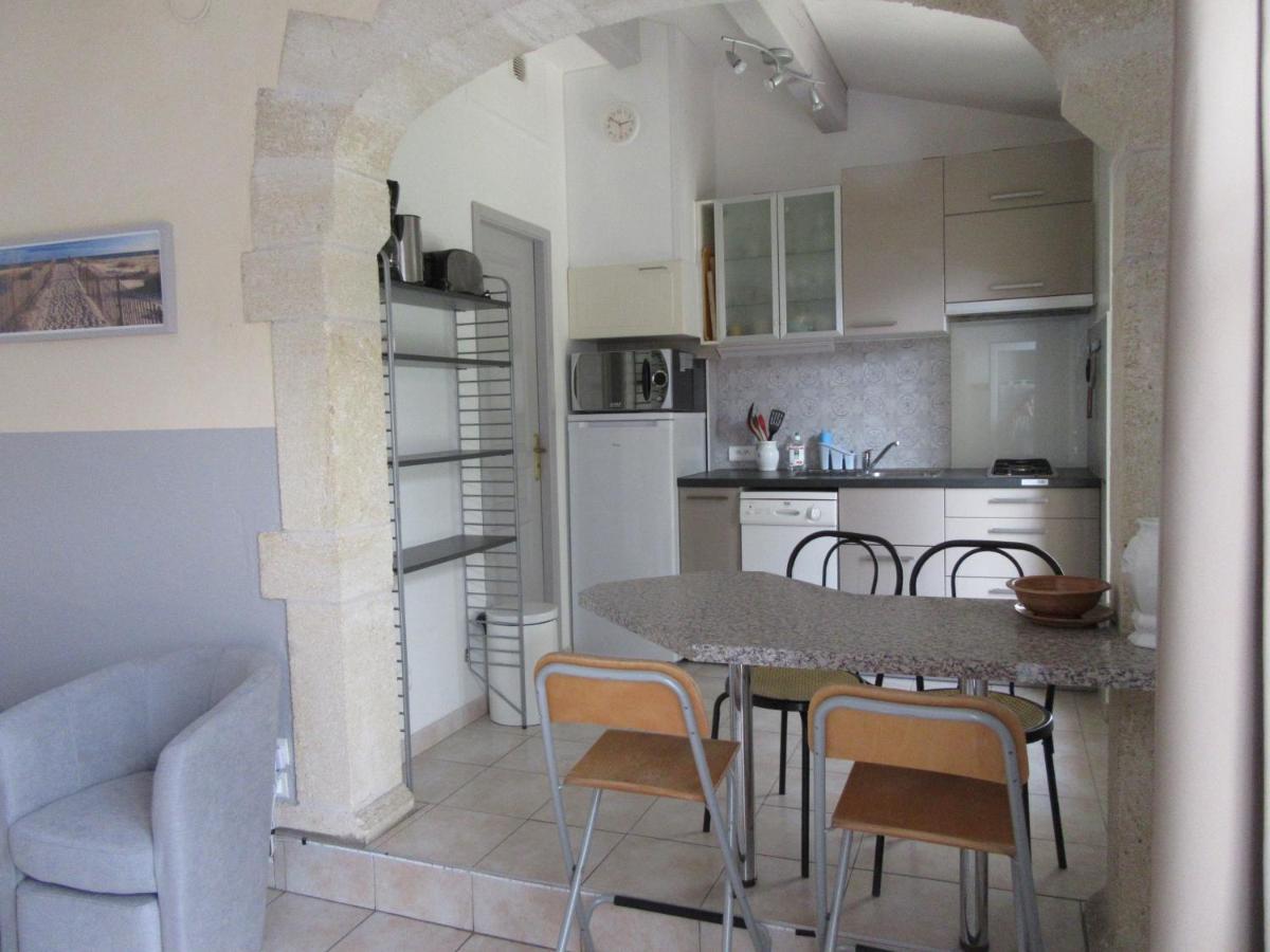 Domaine Du Bois Gite Bleuette Galargues ภายนอก รูปภาพ
